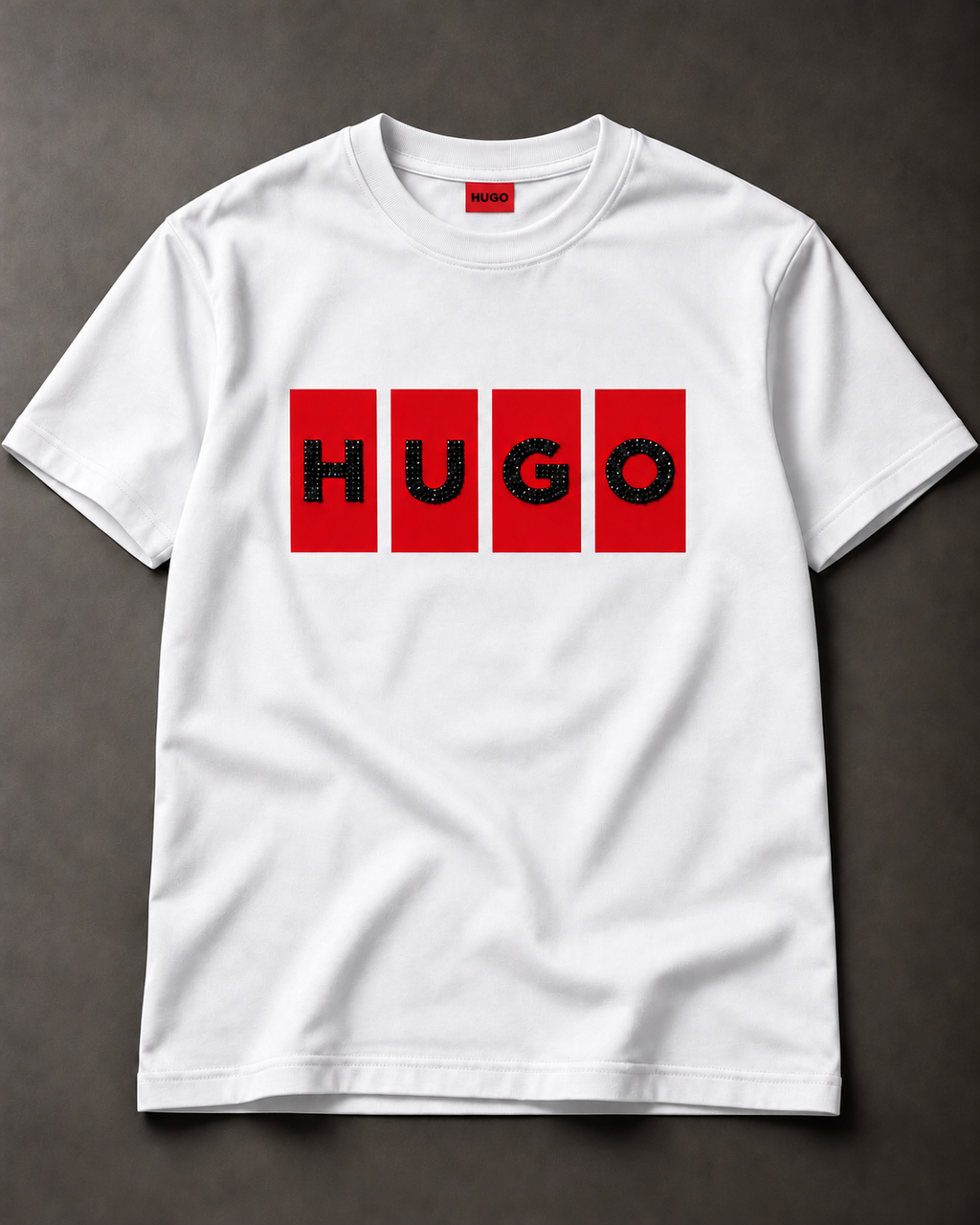 Camiseta HUGO con piedrería — Blanco/rojo